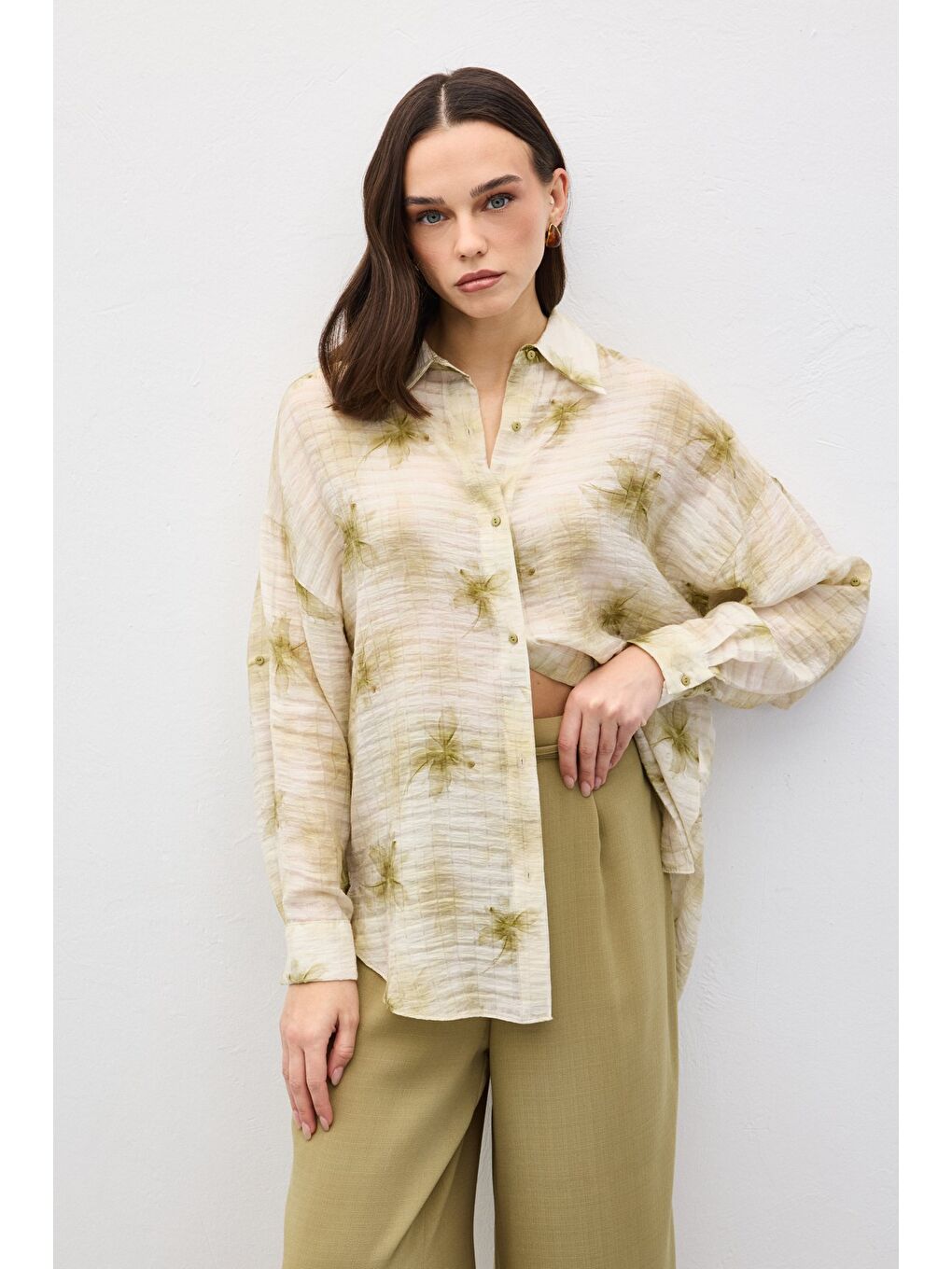 Kolu Katlamalı İnce Gömlek - Haki-3
