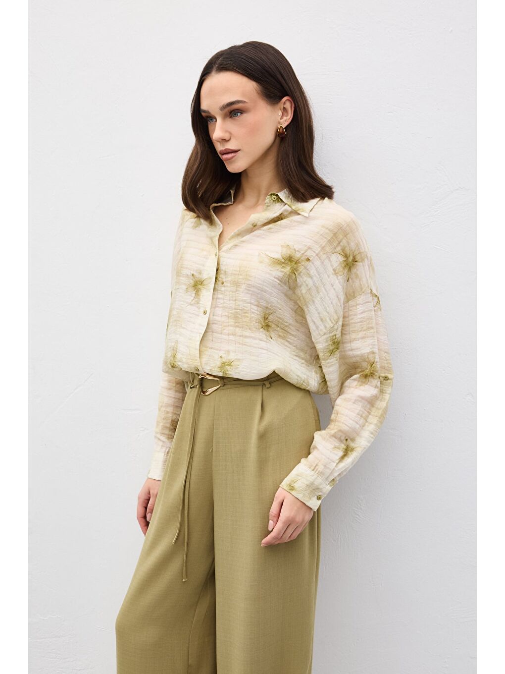 Kolu Katlamalı İnce Gömlek - Haki-5