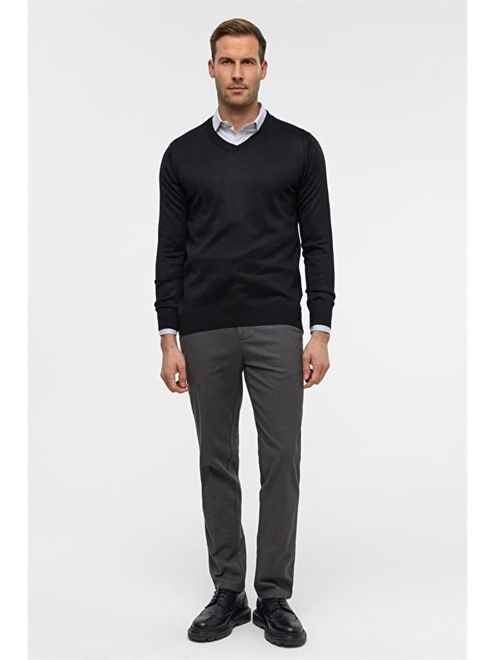 Siyah Regular Düz V Yaka Triko-5