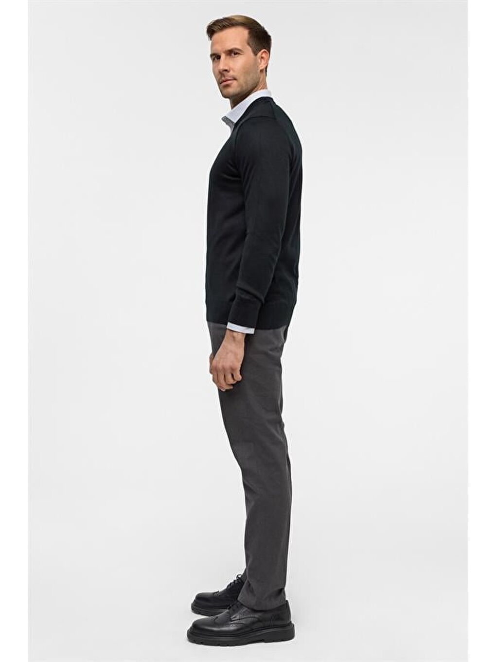 Siyah Regular Düz V Yaka Triko-6