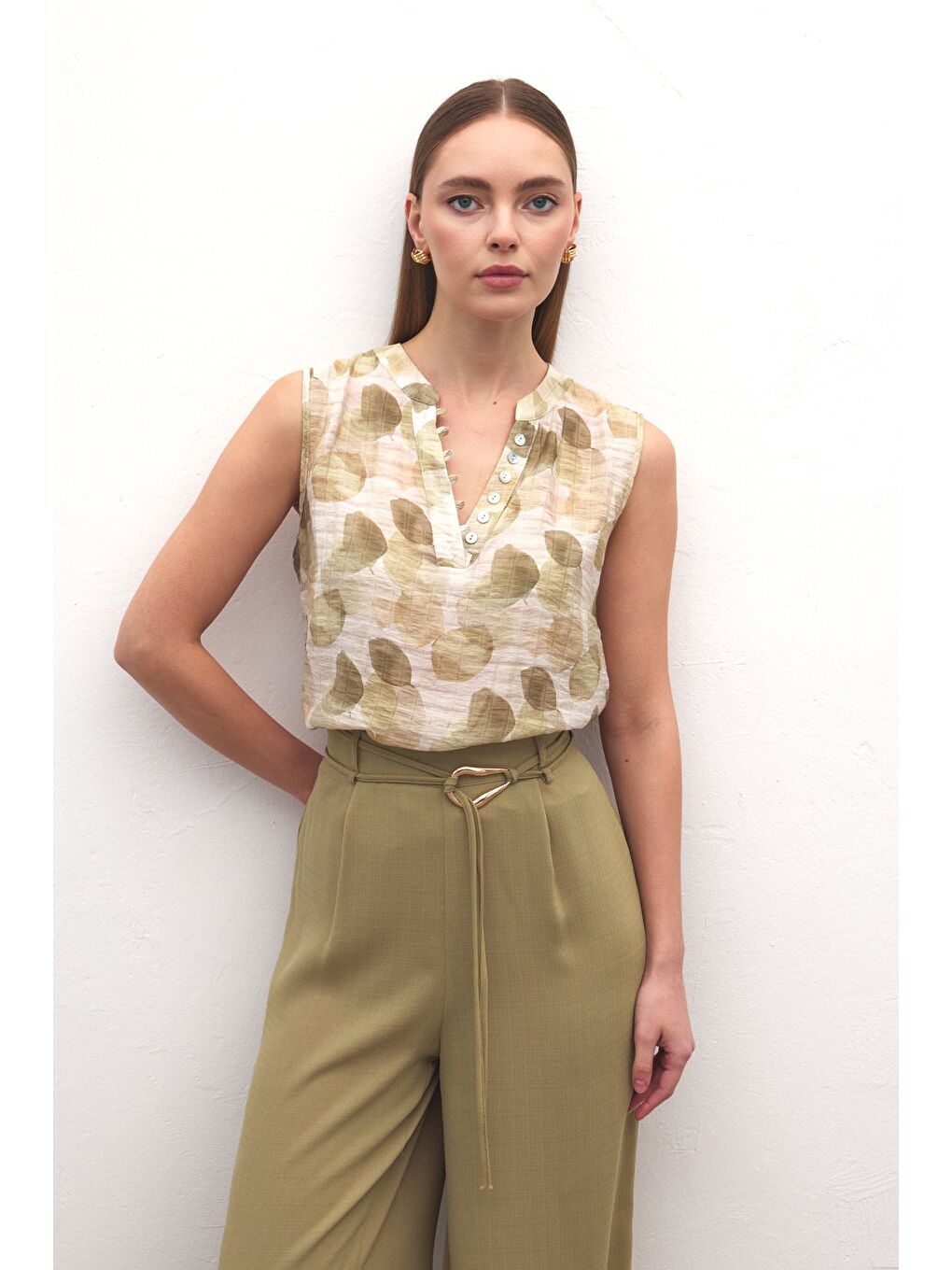 Kolsuz V Yaka Bluz - Haki-4