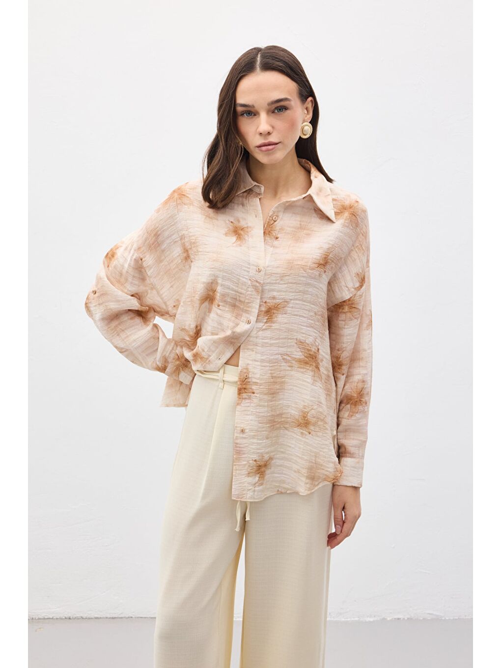 Kahverengi Kolu Katlamalı İnce Gömlek - Kahve-2