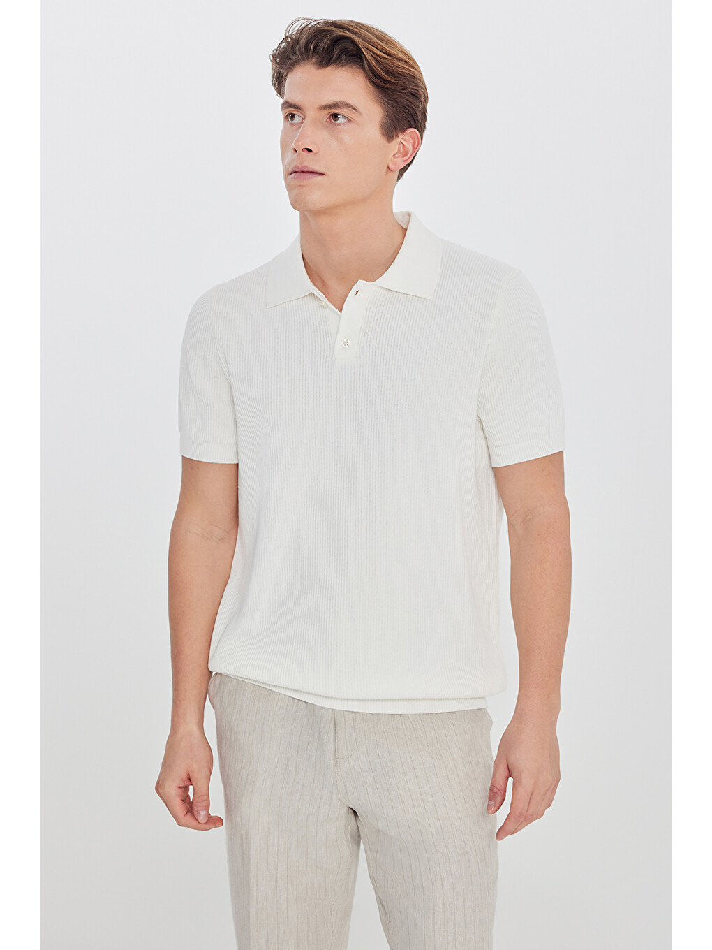 Erkek Ekru %100 Pamuk Standart Fit Polo Yaka Jakarlı Triko Tişört-2