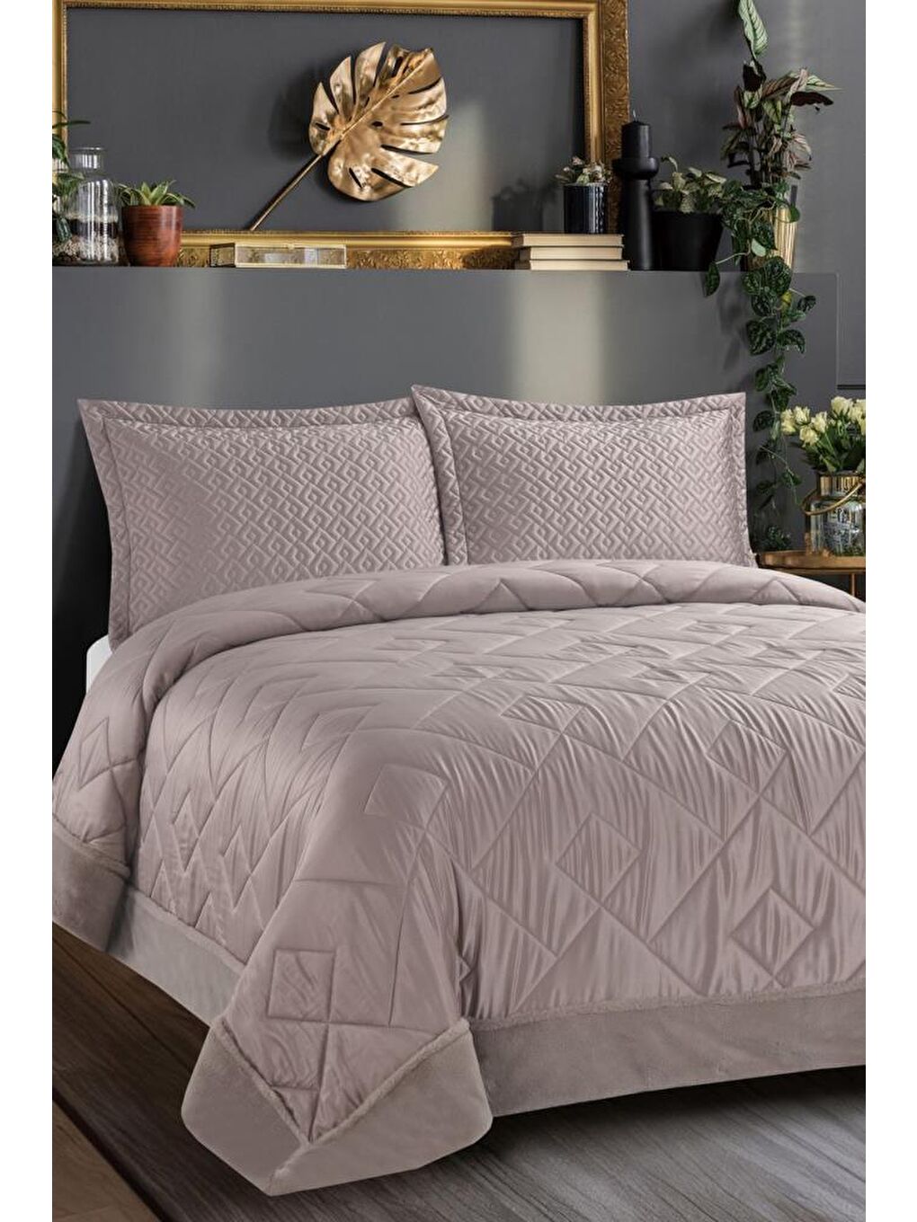 Maria İpek Saten Çift Kişilik Yatak Örtüsü Bej