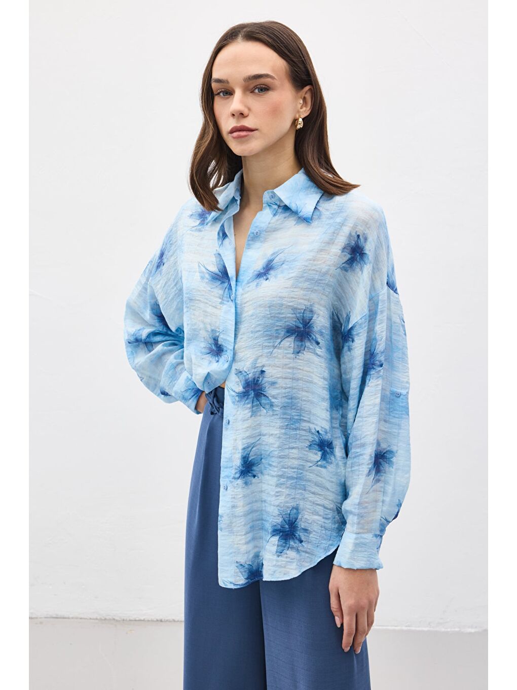 Kolu Katlamalı İnce Gömlek - Mavi