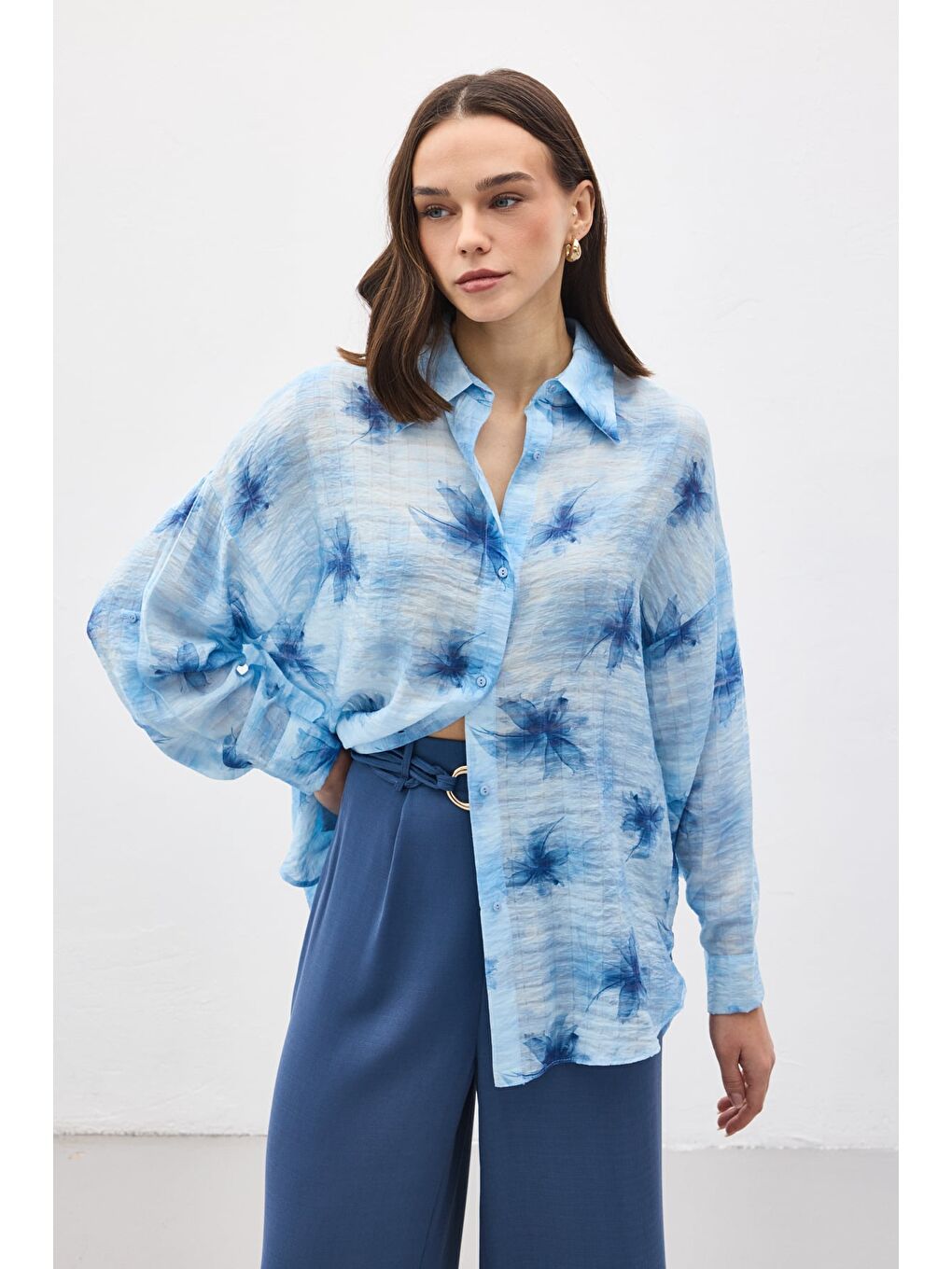 Kolu Katlamalı İnce Gömlek - Mavi-2