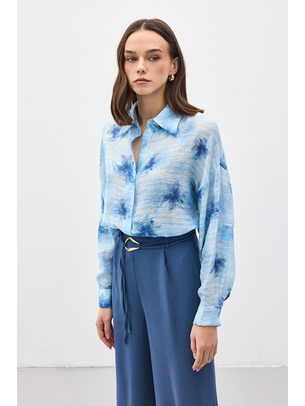 Kolu Katlamalı İnce Gömlek - Mavi-4