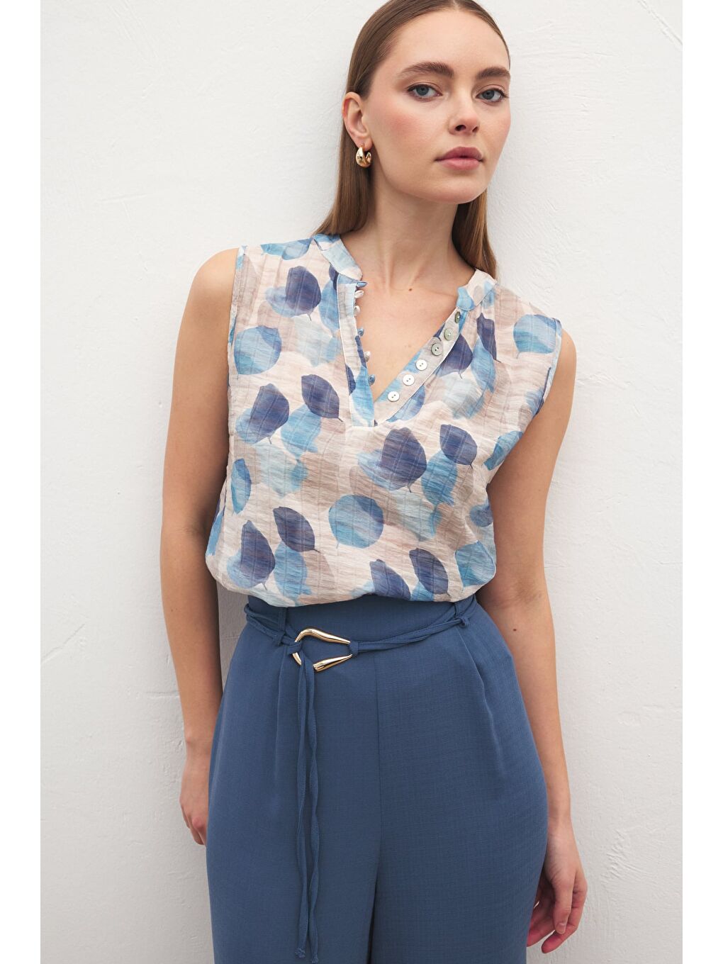 Kolsuz V Yaka Bluz - Mavi