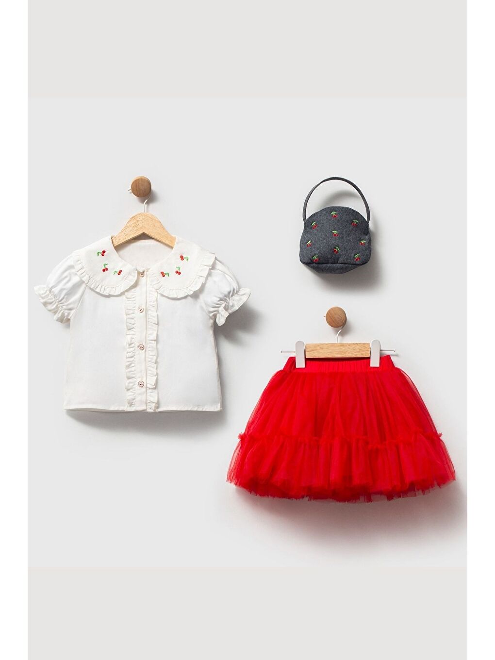 Kiraz Nakışlı Gömlek Ve Kırmızı Tütü Takım Çanta Hediyeli-2