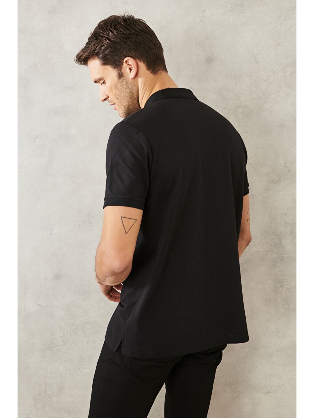 Erkek Siyah-Siyah Slim Fit Dar Kesim Kıvrılmaz Polo Yaka Kısa Kollu Tişört-4