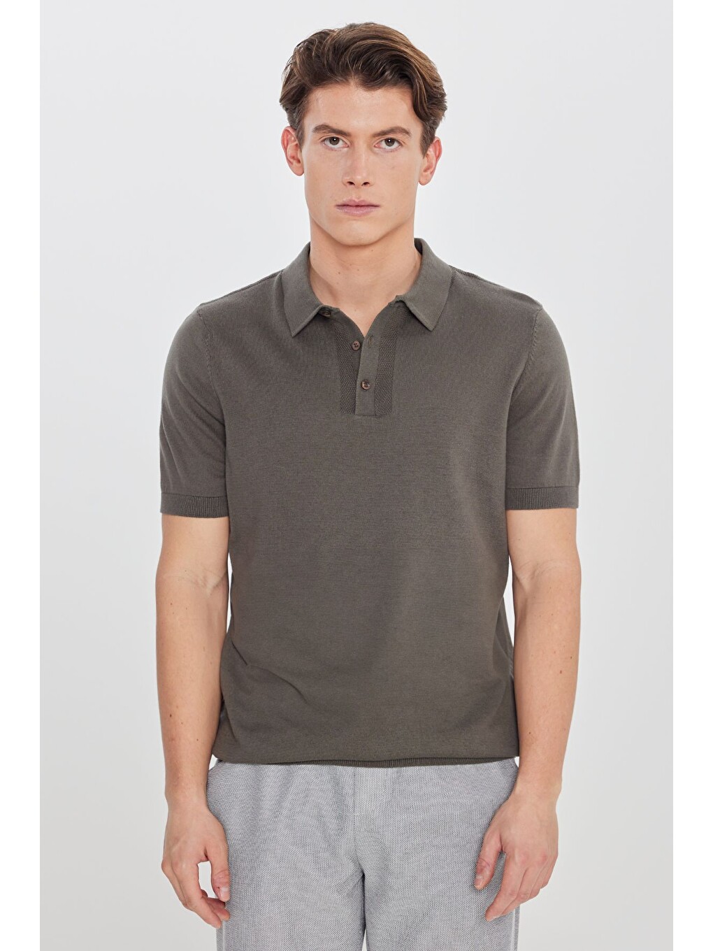 Erkek Haki %100 Pamuk Standart Fit Normal Kesim Polo Yaka Triko Tişört