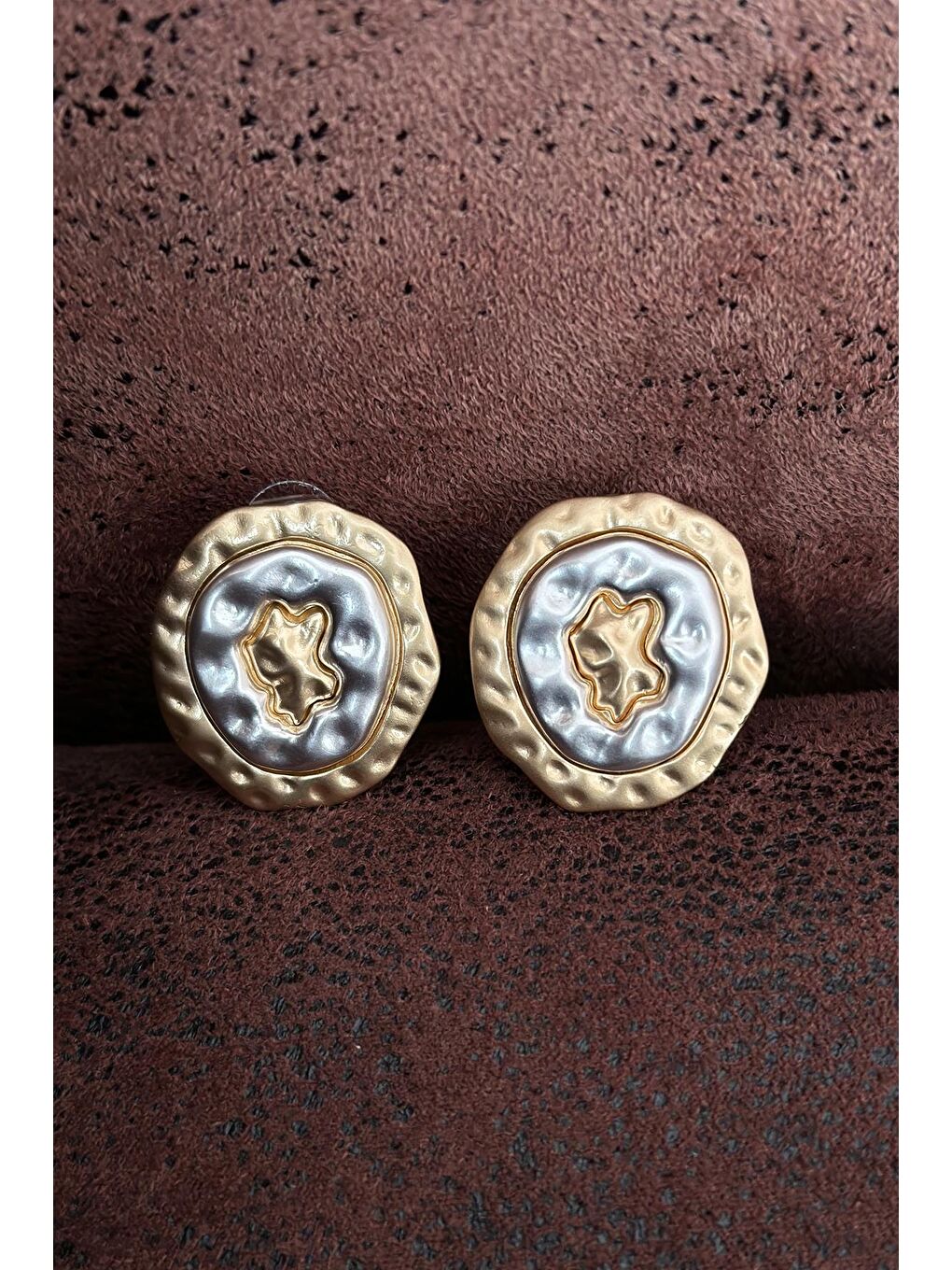 Sarı Altın ve Gümüş Detaylı Donut Küpe-3