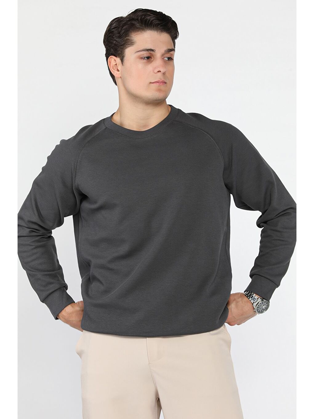Gri Erkek Bisiklet Yaka Diyagonal Kumaş Sweatshirt-1