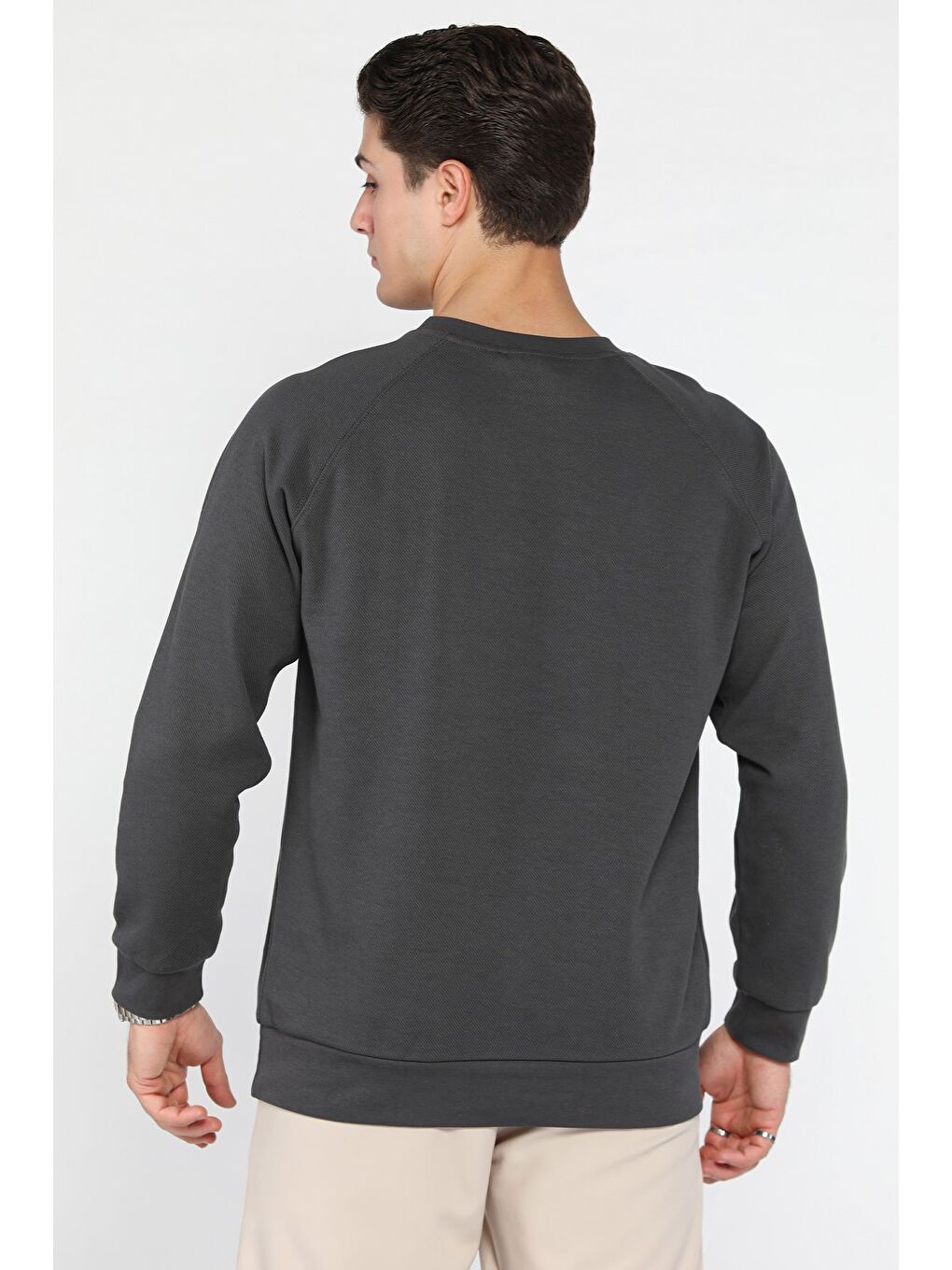 Gri Erkek Bisiklet Yaka Diyagonal Kumaş Sweatshirt-2