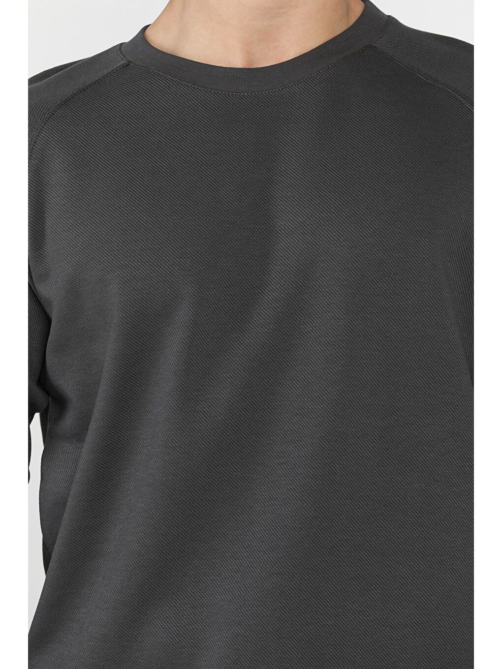 Gri Erkek Bisiklet Yaka Diyagonal Kumaş Sweatshirt-3