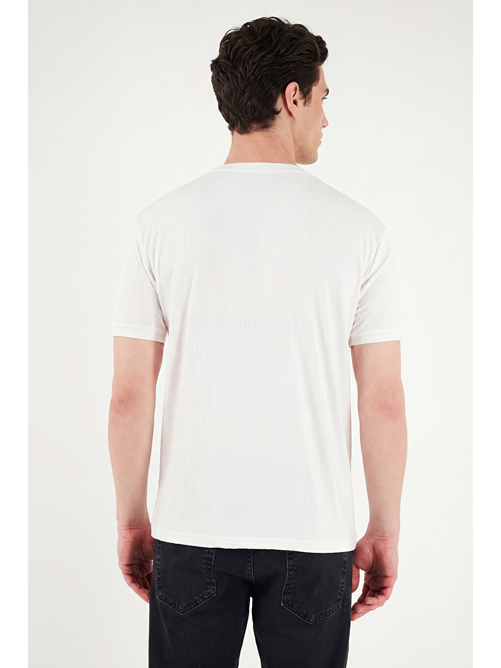 Beyaz Regular Fit Çizgili Dokulu Bisiklet Yaka T Shirt 5904023-6