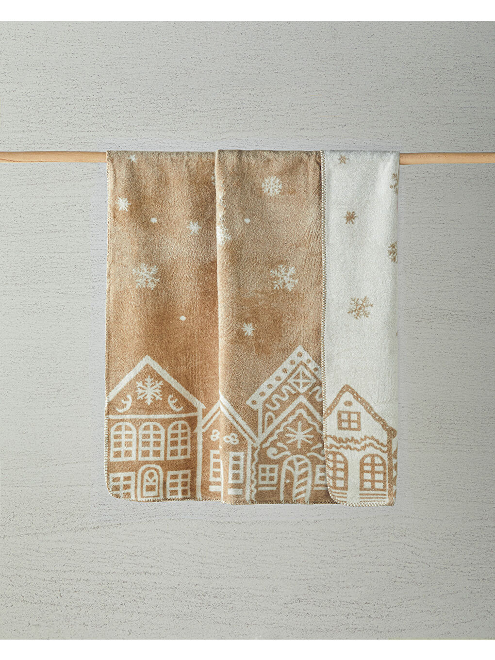 Gingerbread cottage Akrilik Tv Battaniye 130x170 cm Bej