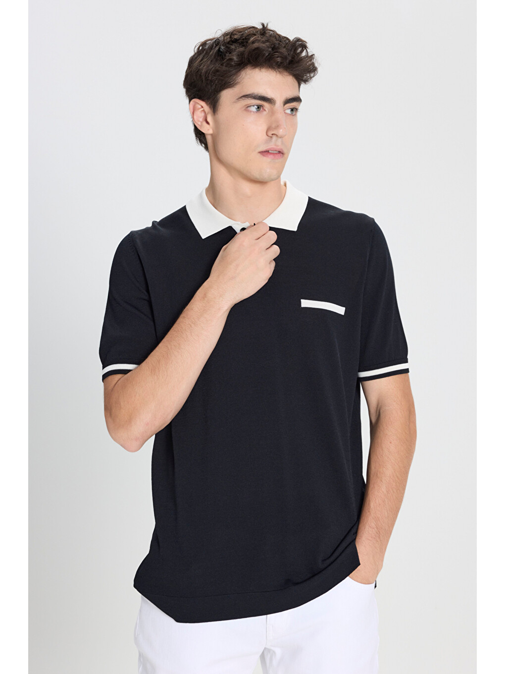 Erkek Siyah-Ekru Standart Fit Normal Kesim Polo Yaka Triko Tişört