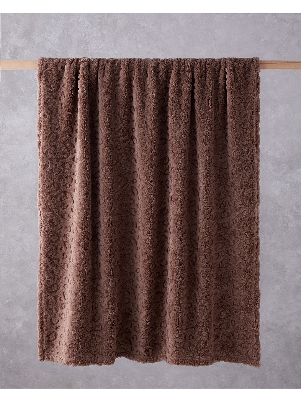Leopard Jakarlı Wellsoft Tv Battaniye 120x160 cm Koyu Bej