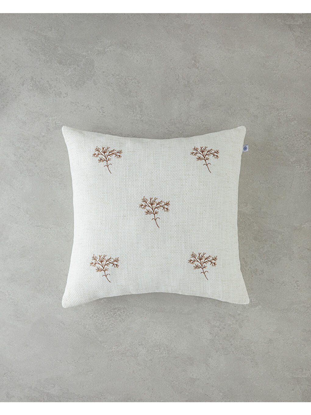 Serenita Nakışlı Dekoratif Kırlent 45x45 cm Ekru