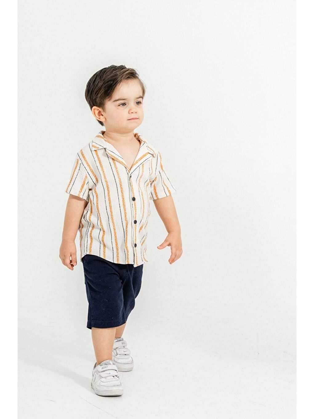 Sarı Tarz Gömlekli Çizgili Belden Ayarlanabilir Kısa Kollu Şortlu 2'li Takım-1