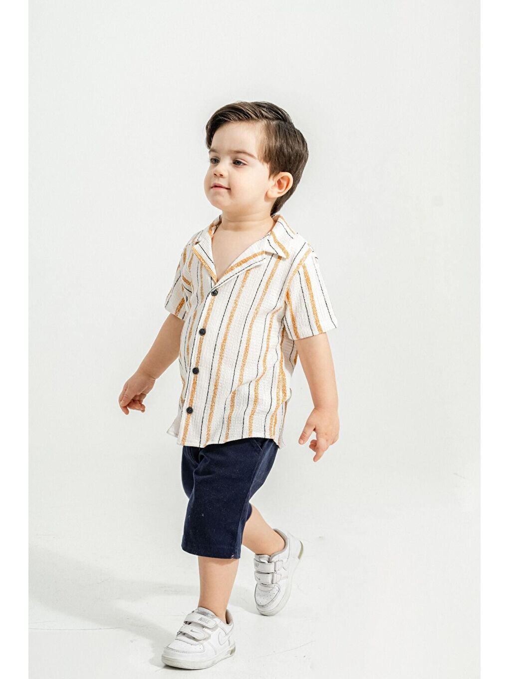 Sarı Tarz Gömlekli Çizgili Belden Ayarlanabilir Kısa Kollu Şortlu 2'li Takım-2