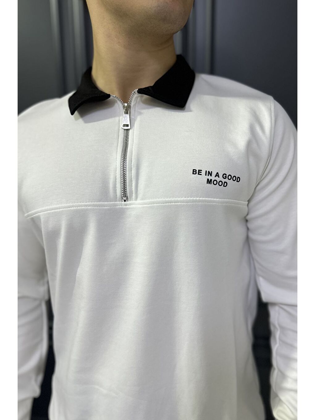 Beyaz Erkek Polo Yaka Yarım Fermuarlı Sweatshirt-3
