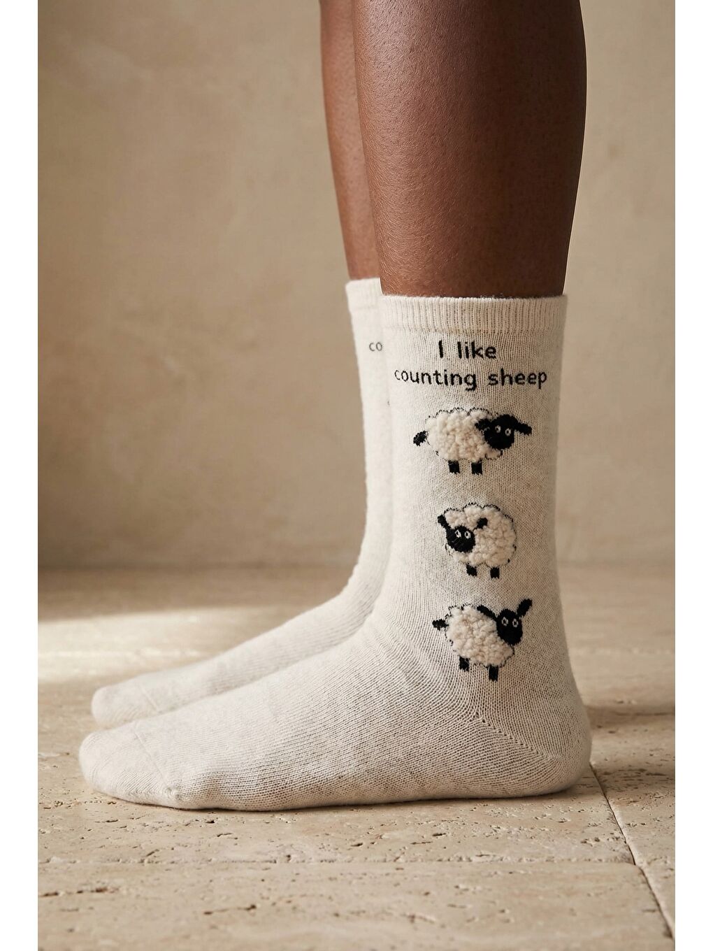 Kadın Kuzu Baskılı Soket Çorap Ekru-2