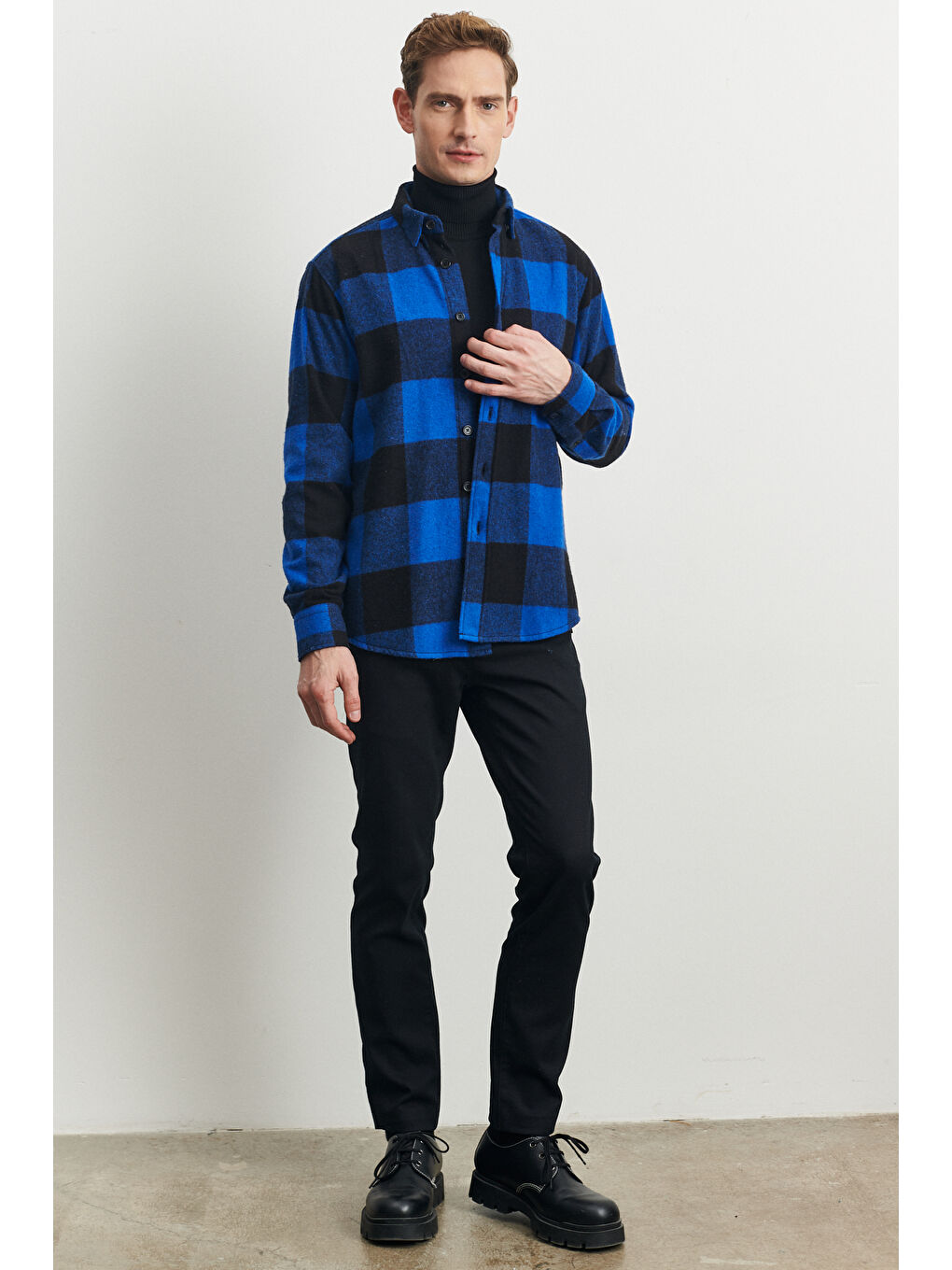 Mavi Erkek Saks-Siyah Comfort Fit Geniş Kesim Düğmeli Yaka Ekose Desenli Gömlek Ceket-1