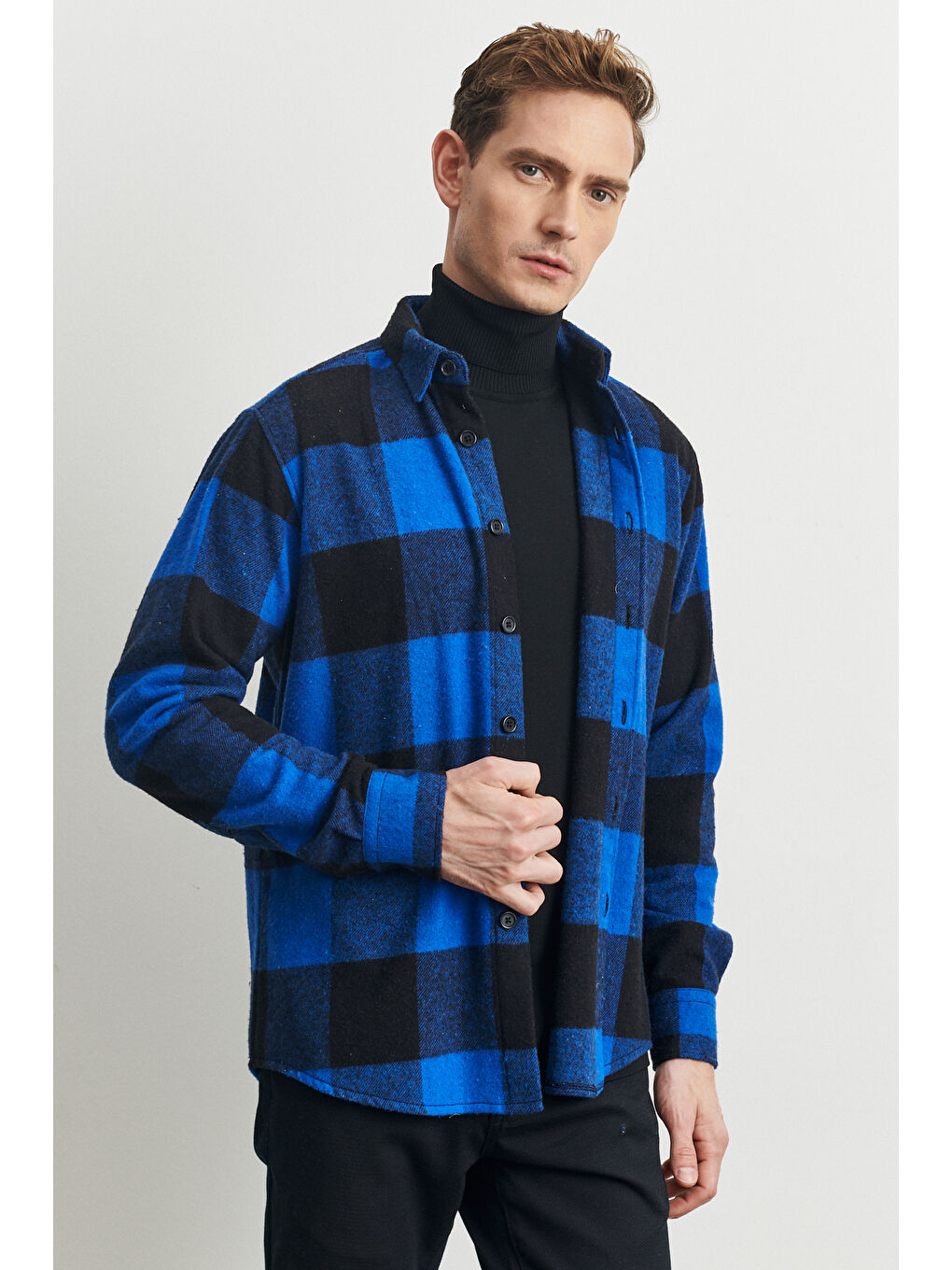 Mavi Erkek Saks-Siyah Comfort Fit Geniş Kesim Düğmeli Yaka Ekose Desenli Gömlek Ceket-3