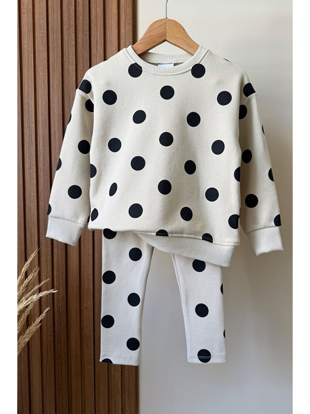 Ekru Kız Çocuk Puantiye Baskılı 3 İplik Kumaş Alt Üst Takım-1