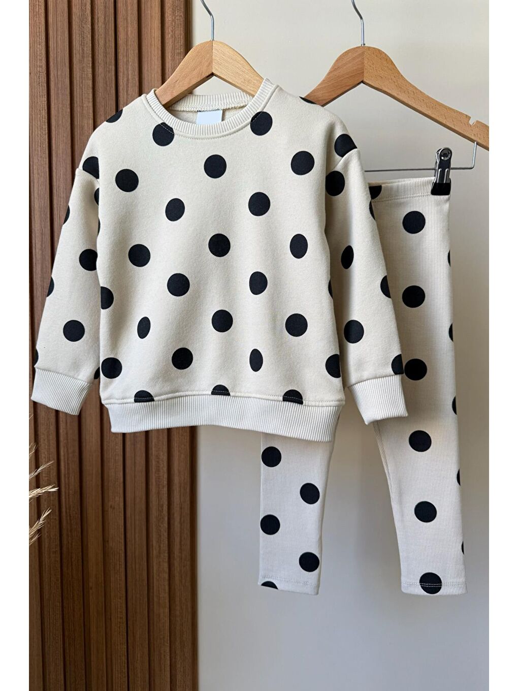 Ekru Kız Çocuk Puantiye Baskılı 3 İplik Kumaş Alt Üst Takım-2