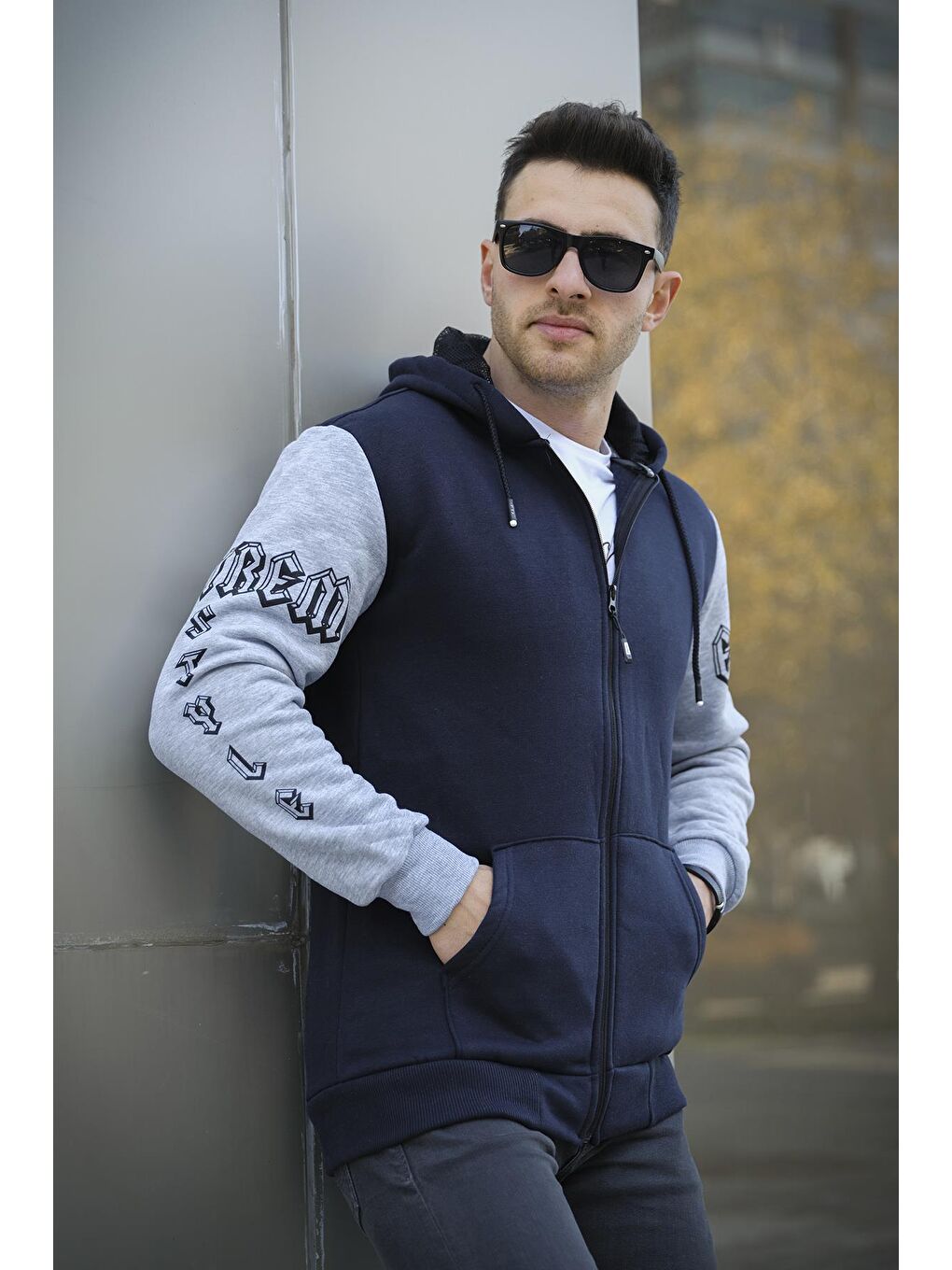 Oksit Lacivert Pamuklu Üç İplik Şardonlu Fermuarlı Kapüşonlu Kol Baskılı Slim Fit Erkek Sweatshirt