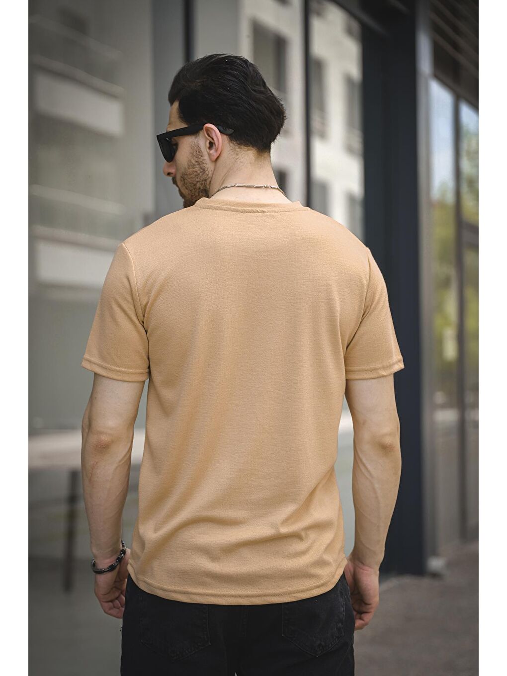 Bej Kapaklı Kot Cepli Erkek Tişört-3