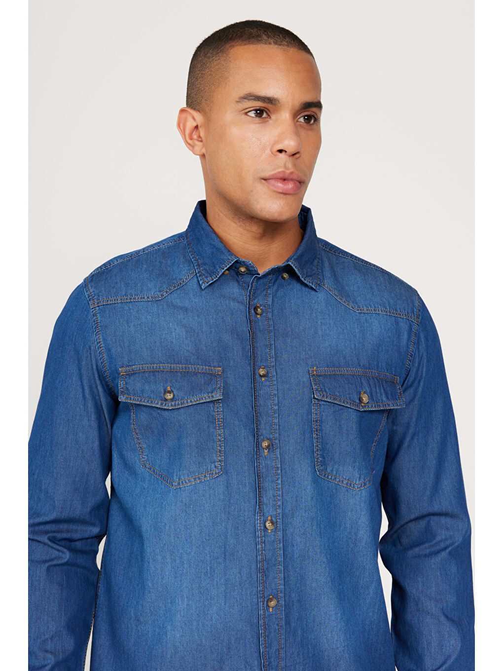 Erkek Mavi Slim Fit Dar Kesim Gizli Düğmeli Yaka %100 Pamuk Denim Jean Gömlek-4