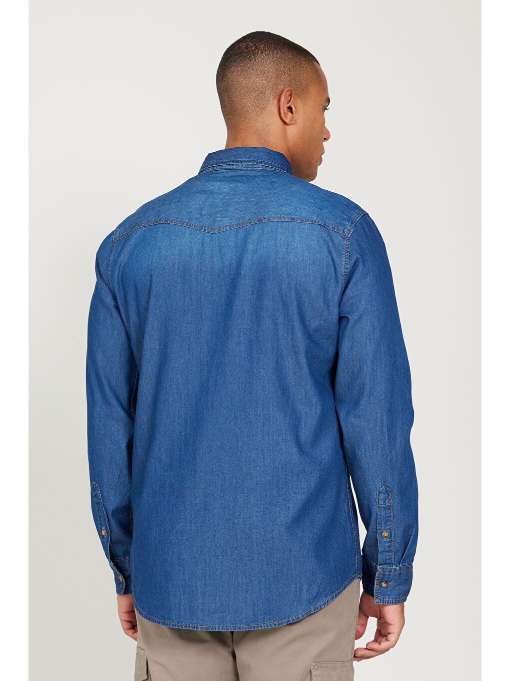 Erkek Mavi Slim Fit Dar Kesim Gizli Düğmeli Yaka %100 Pamuk Denim Jean Gömlek-5