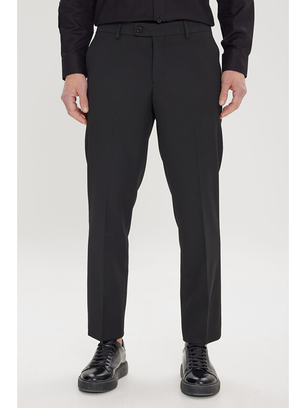 Erkek Siyah Regular Fit Geniş Kesim Yan Cep Klasik Pantolon-1