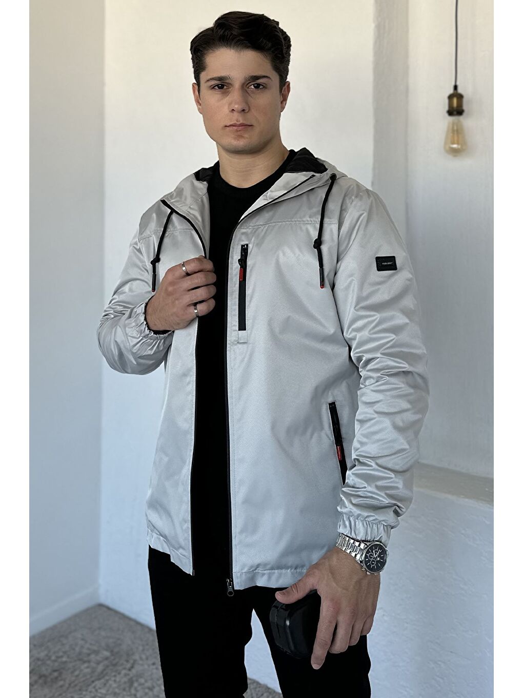Gri Erkek İç Astarlı Kapüşonlu Amblem Detaylı Mevsimlik Mont-1