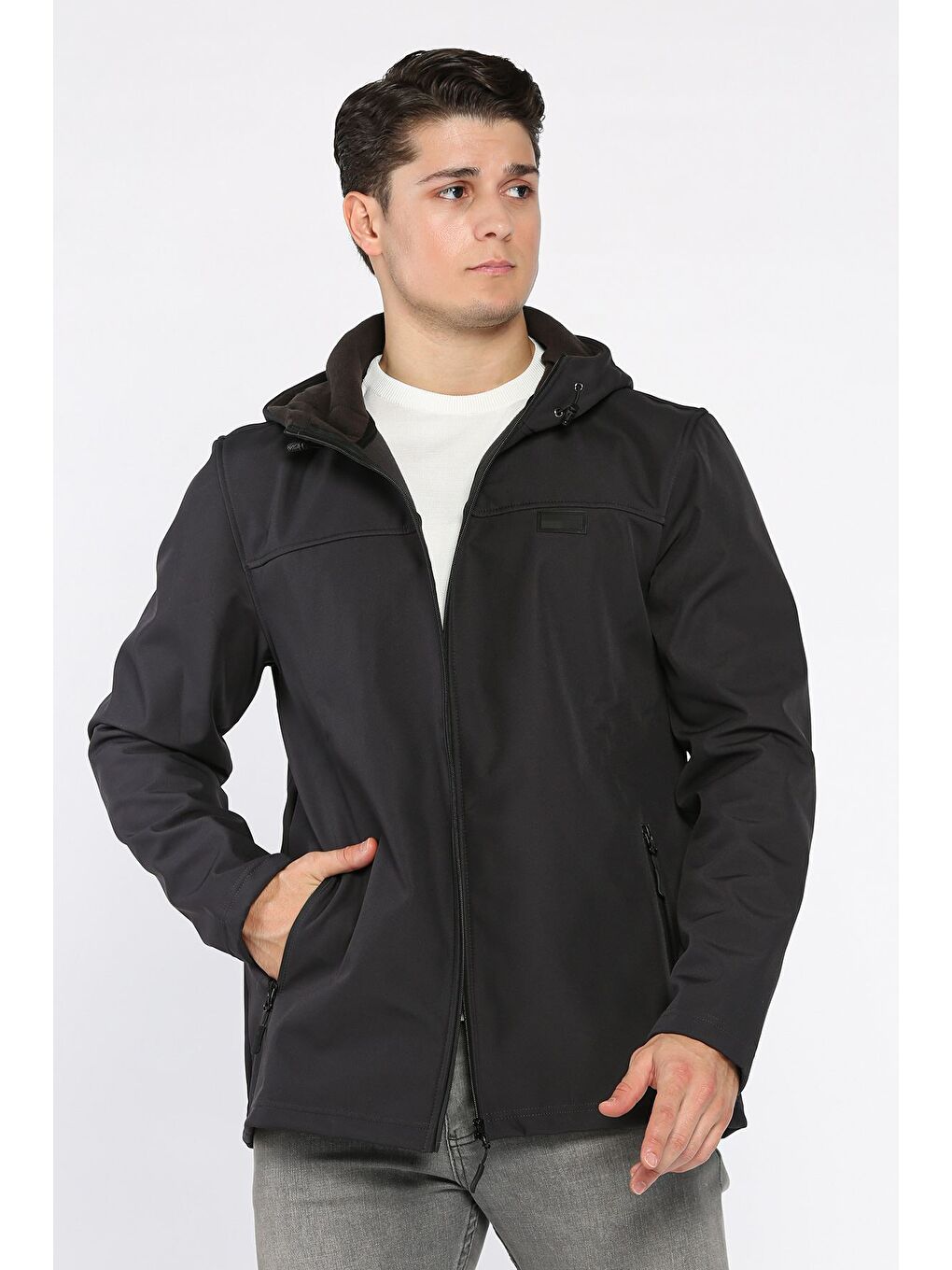Gri Erkek Kapüşonlu Slim Fit Softshell Mevsimlik Mont