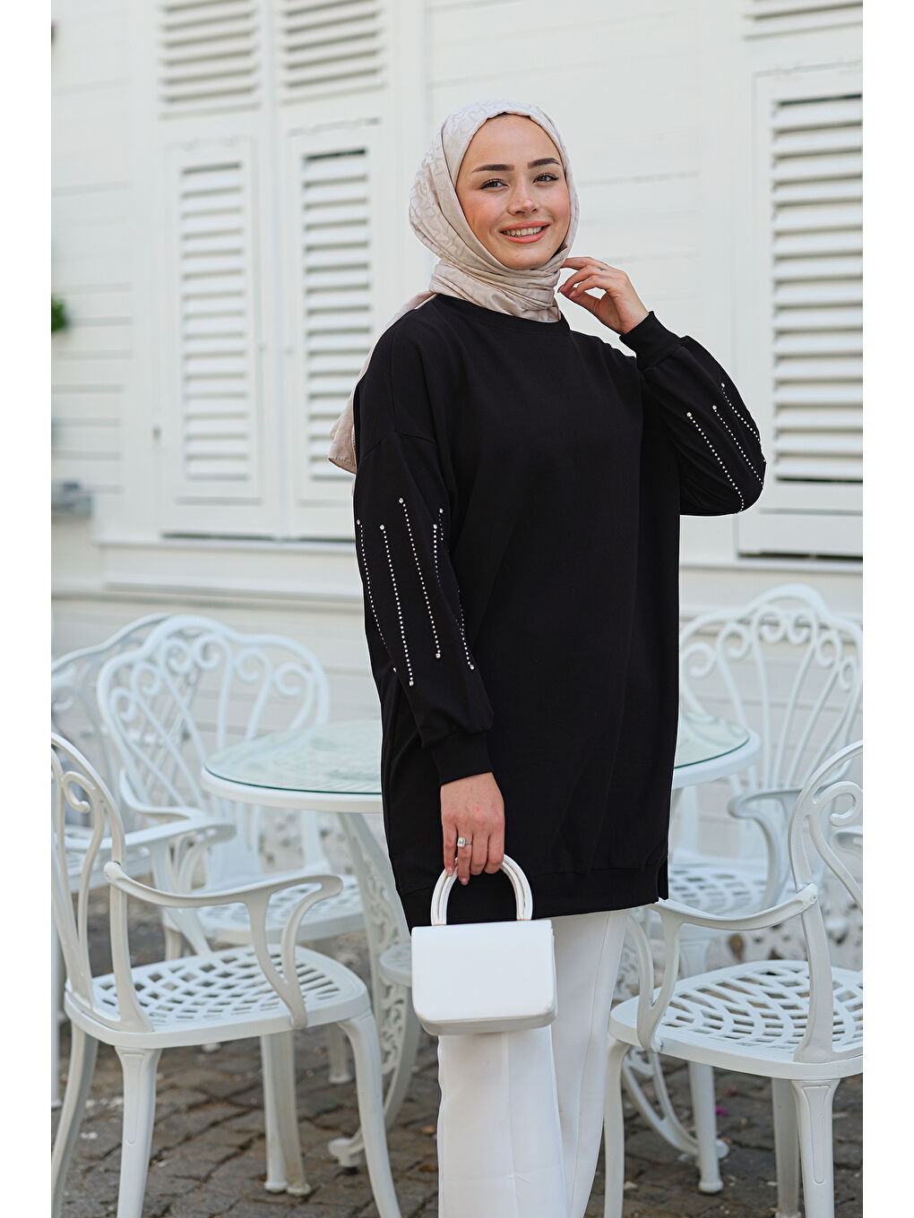 Kolları Taş Aksesuarlı Tunik Siyah-3