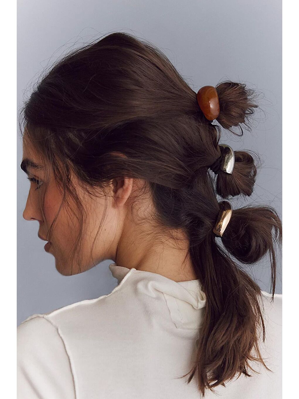 Kahverengi Akrilik Lastikli At Kuyruğu Tokası-1