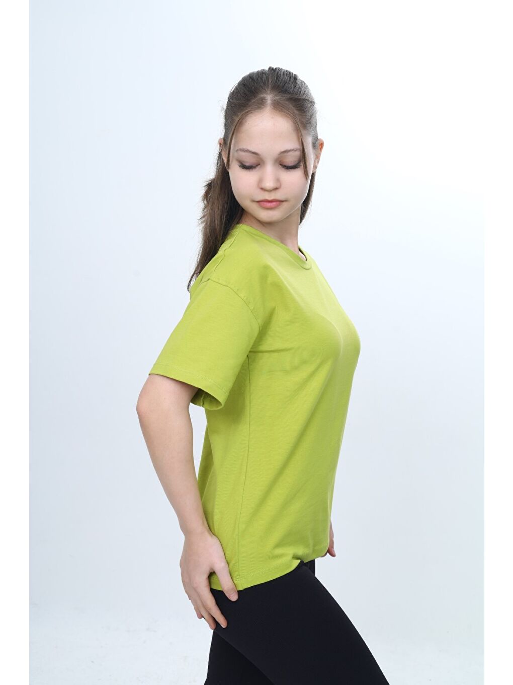 Yeşil Kız Çocuk Bisiklet Yaka Düşük Omuz Kısa Kollu Baskılı Tişört  24973-2