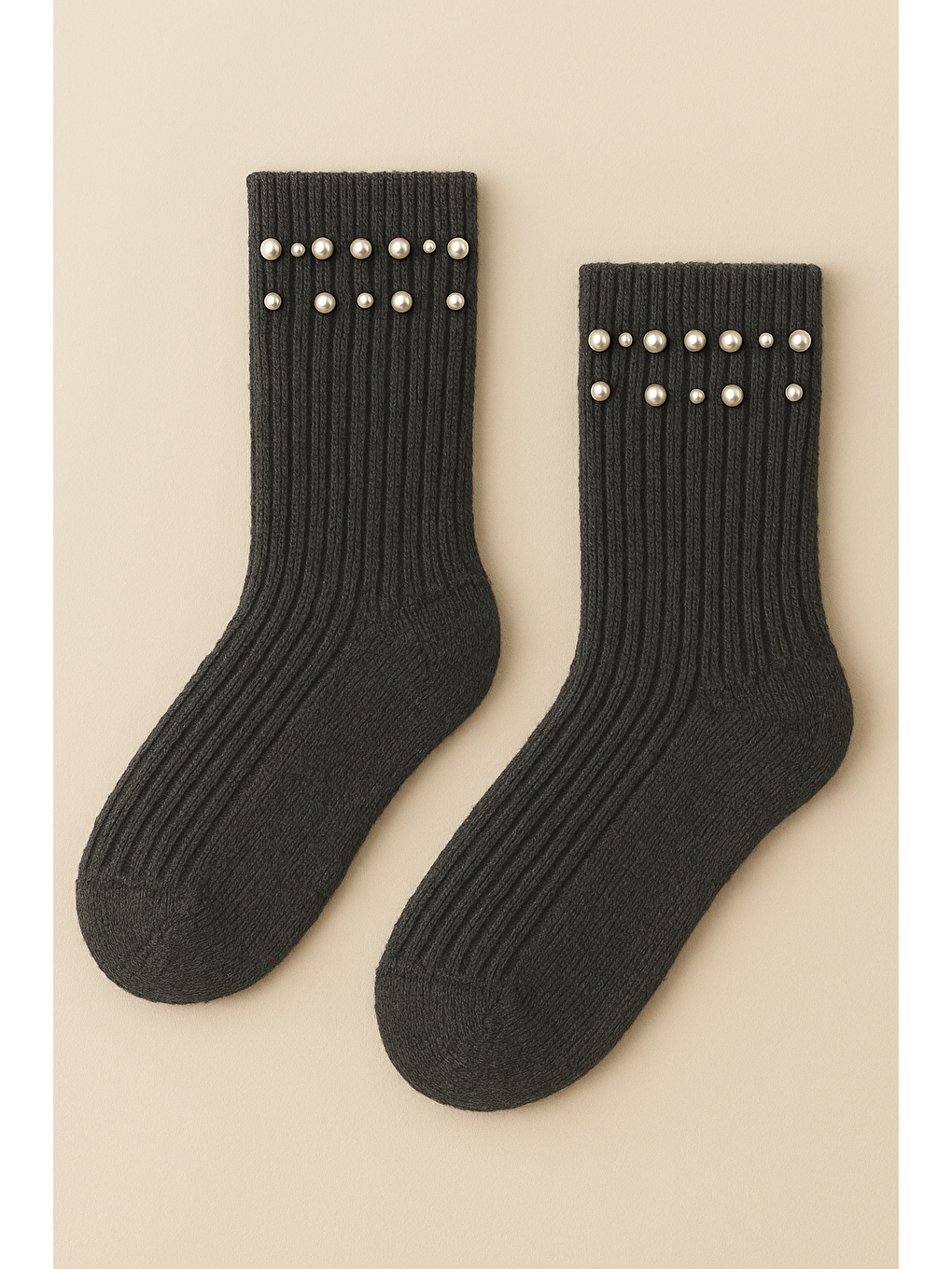 Kadın İnci Aksesuarlı Fitilli Soket Çorap Gri