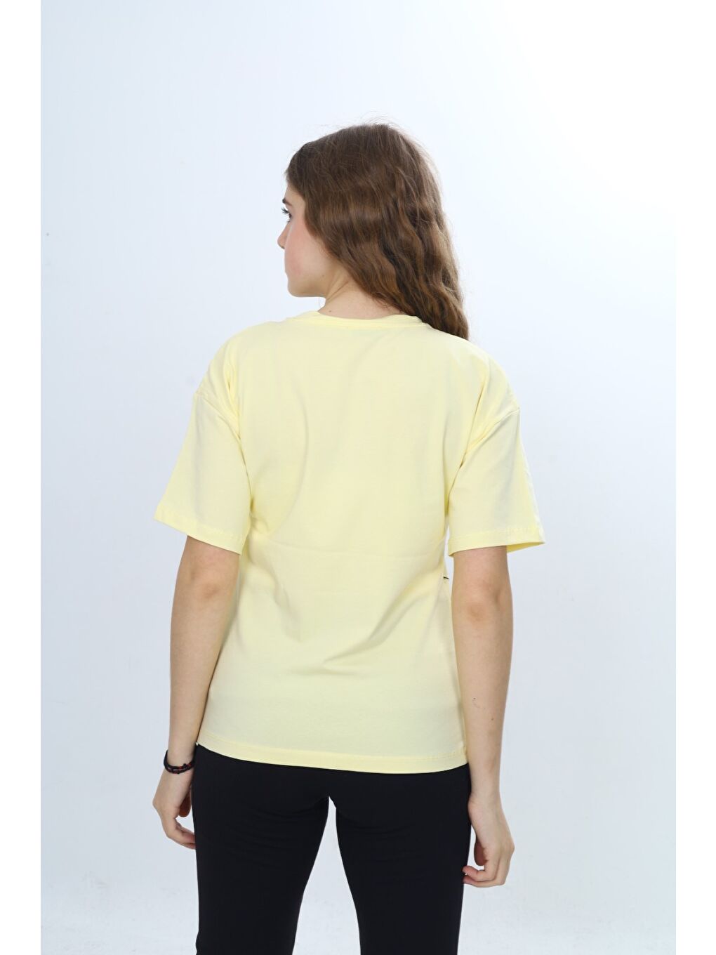 Sarı Kız Çocuk Bisiklet Yaka Düşük Omuz Kısa Kollu Kalp Nakışlı Baskılı Tişört  24969-3