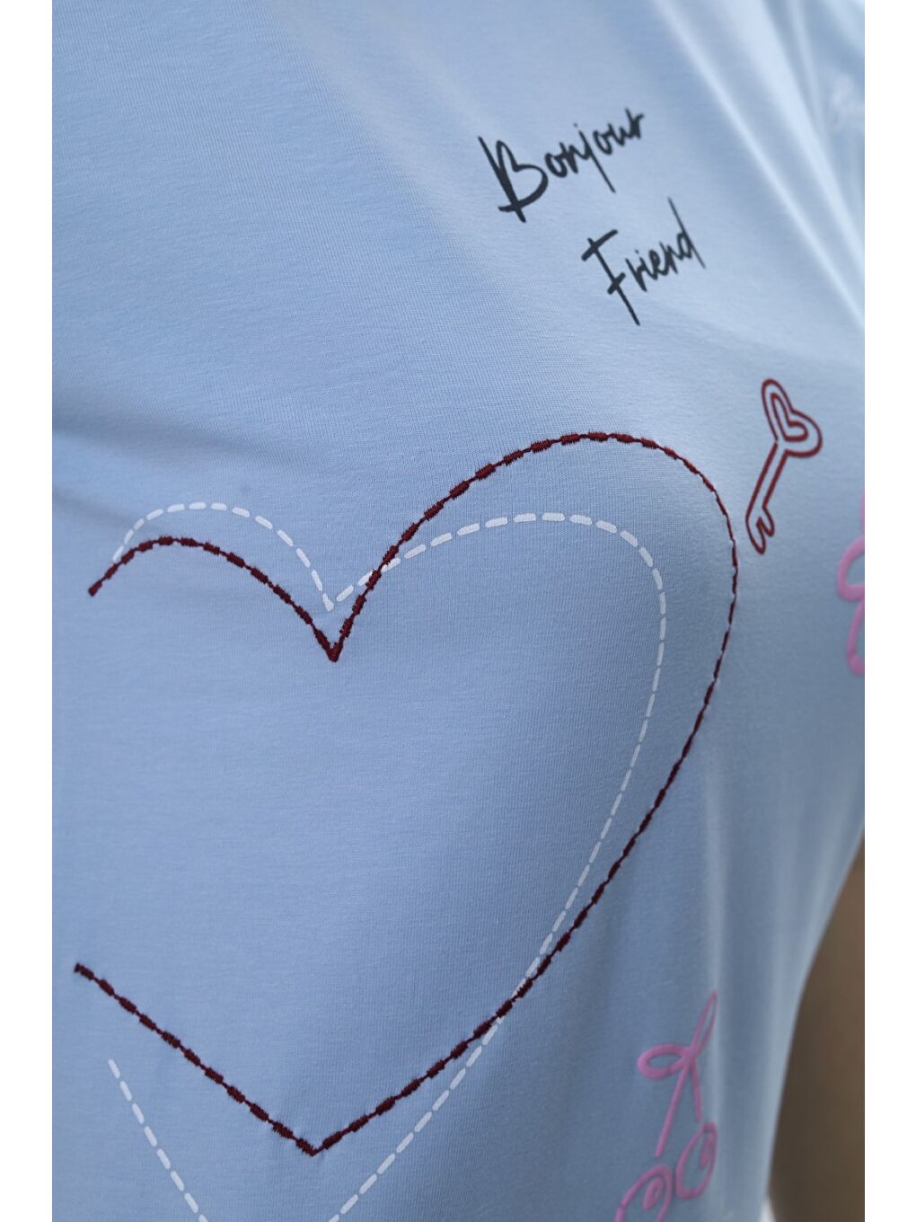 Lila Kız Çocuk Bisiklet Yaka Düşük Omuz Kısa Kollu Kalp Nakışlı Baskılı Tişört  24969-4