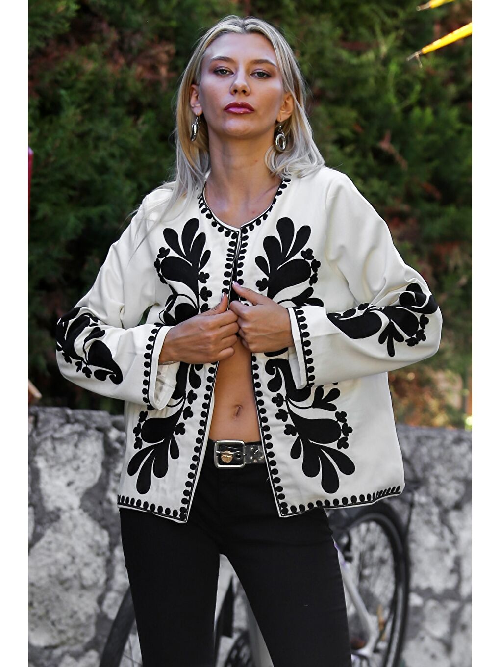 Chiccy Beyaz Uzun Kollu Nakışlı Nakışlı Dokuma Casual Ceket