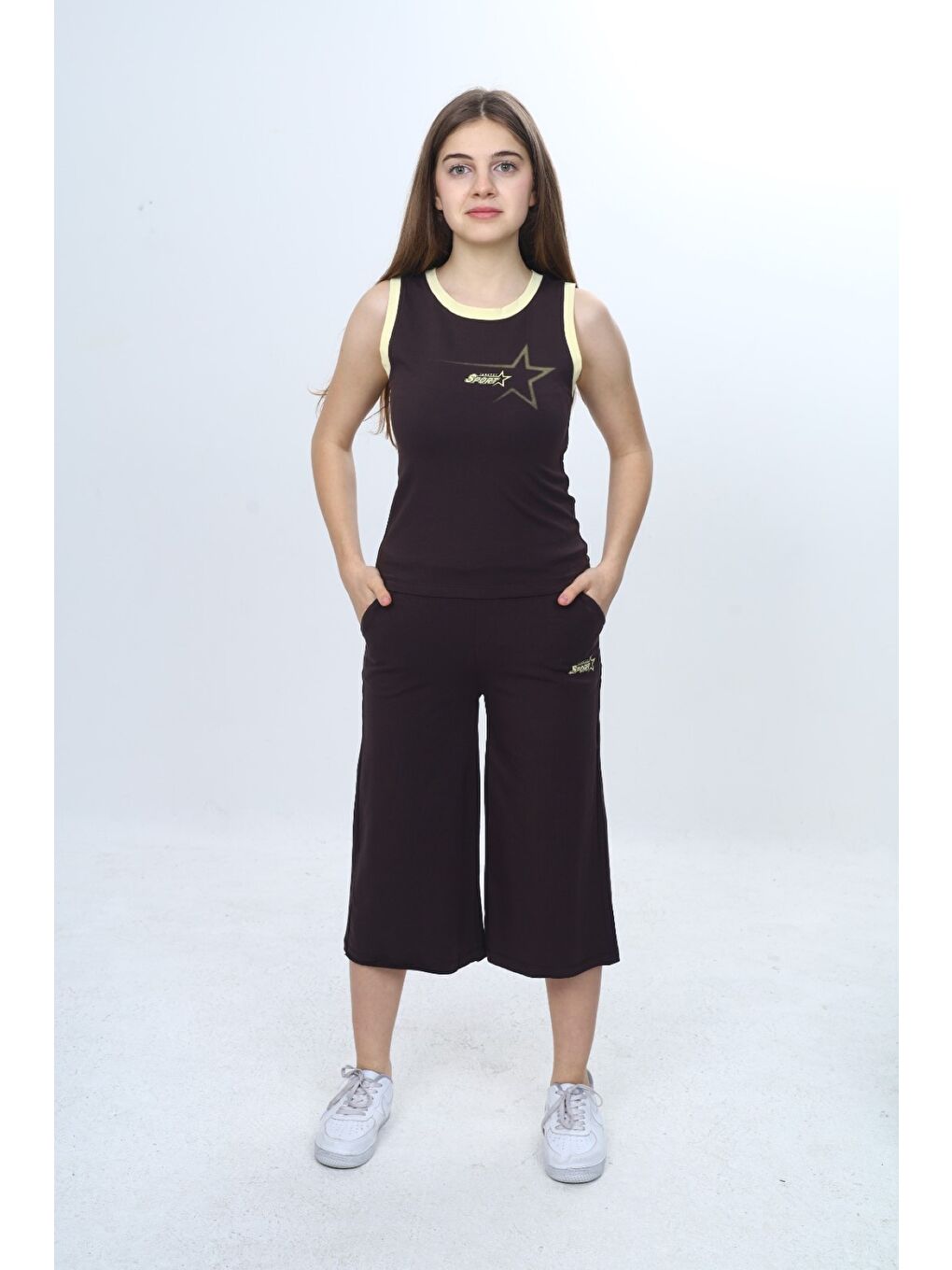 Kahverengi Kız Çocuk 2'li Takım Bisiklet Yaka Baskılı Atlet & Beli Lastikli Bol Paça Baskılı Kapri 24997