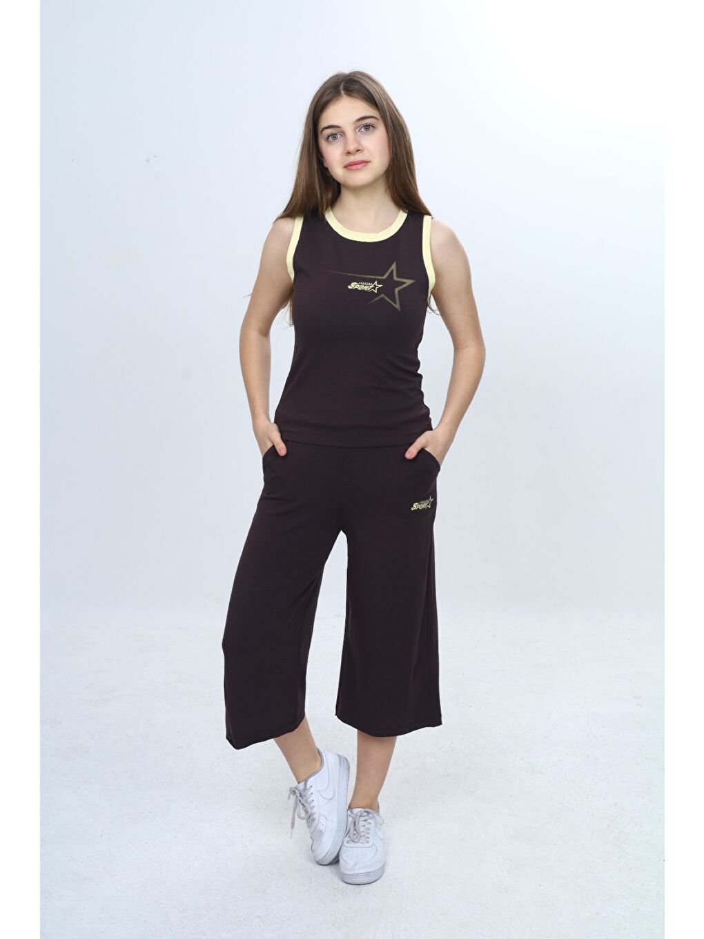 Kahverengi Kız Çocuk 2'li Takım Bisiklet Yaka Baskılı Atlet & Beli Lastikli Bol Paça Baskılı Kapri 24997-1