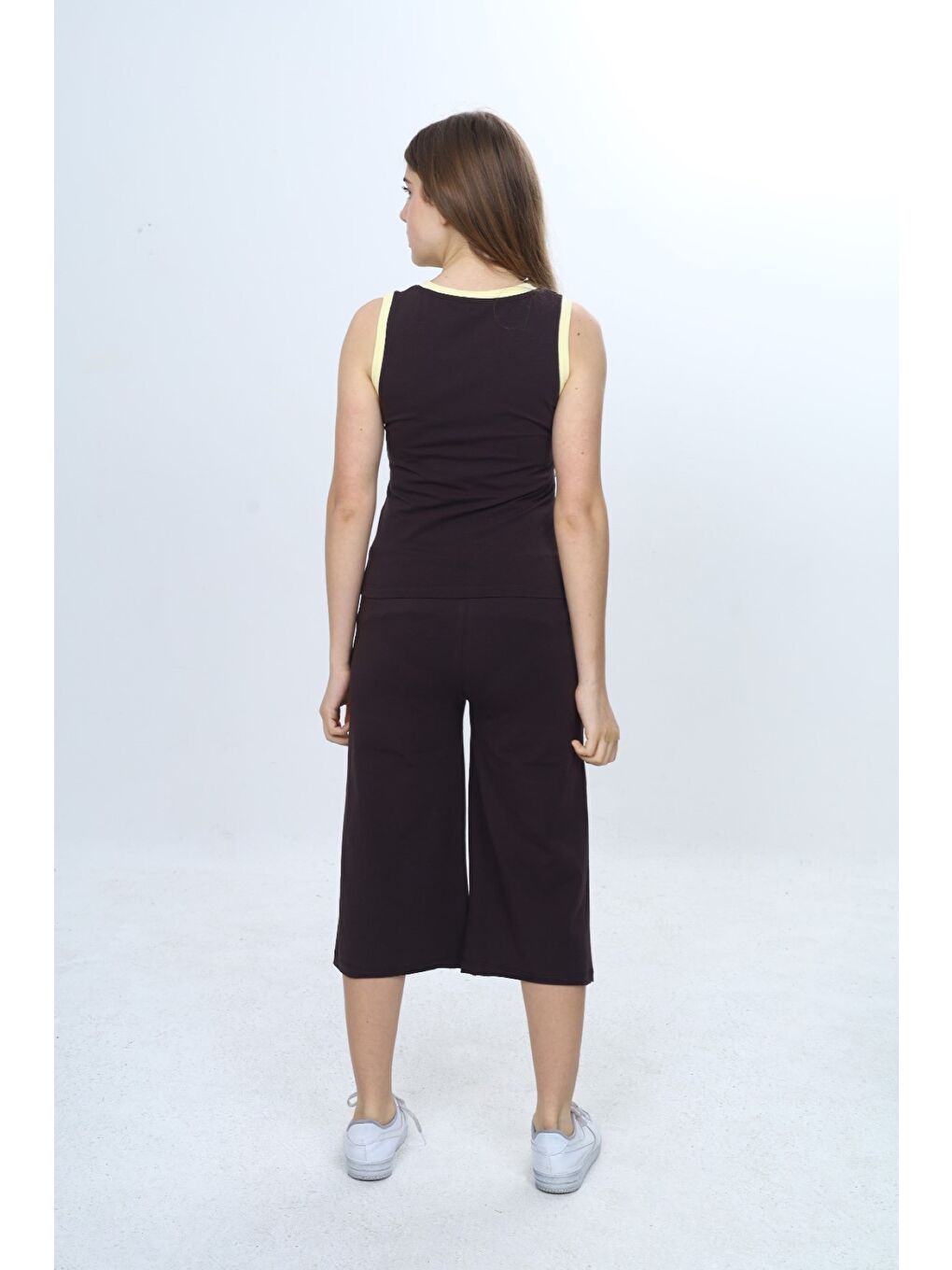 Kahverengi Kız Çocuk 2'li Takım Bisiklet Yaka Baskılı Atlet & Beli Lastikli Bol Paça Baskılı Kapri 24997-5