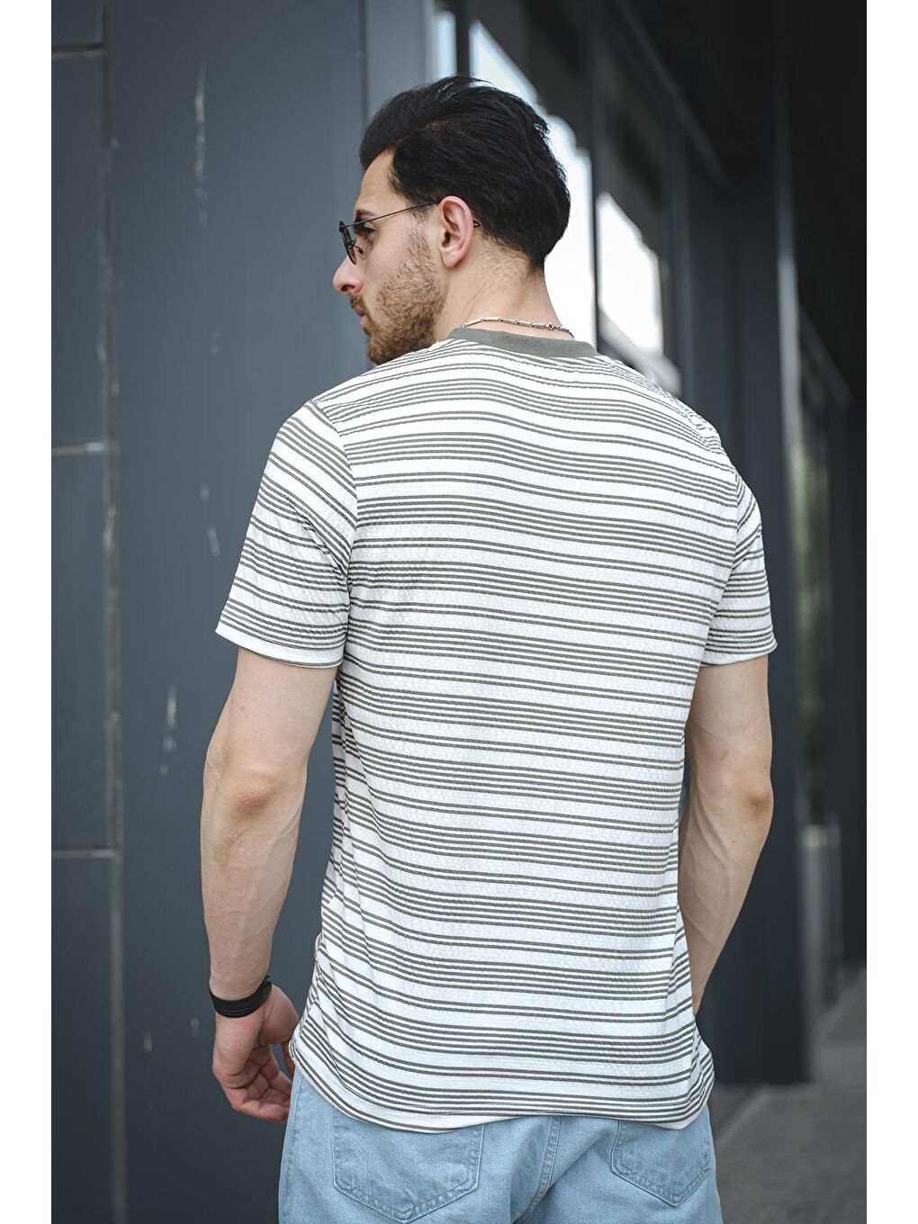 Haki Çizgili Örme Yaka Likralı Erkek Tişört-2